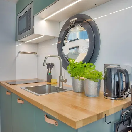 Hausboot Kleine Auszeit Botel Heiligenhafen