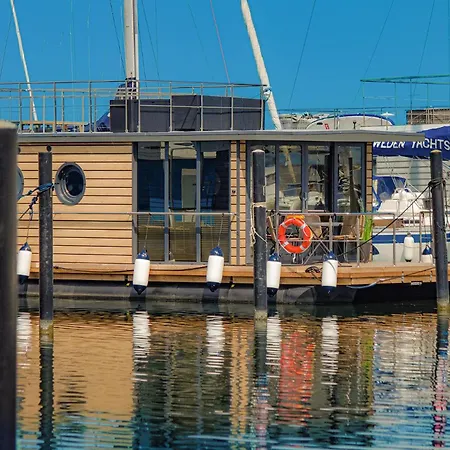 Hausboot Kleine Auszeit Botel