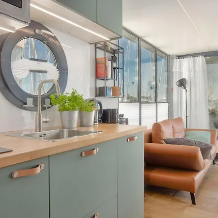 Botel Hausboot Kleine Auszeit *