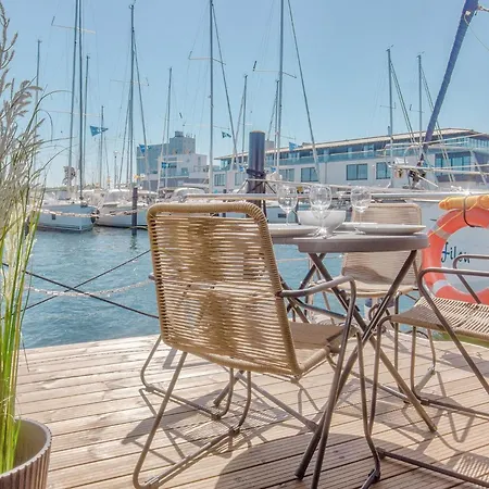 Hausboot Kleine Auszeit * Heiligenhafen
